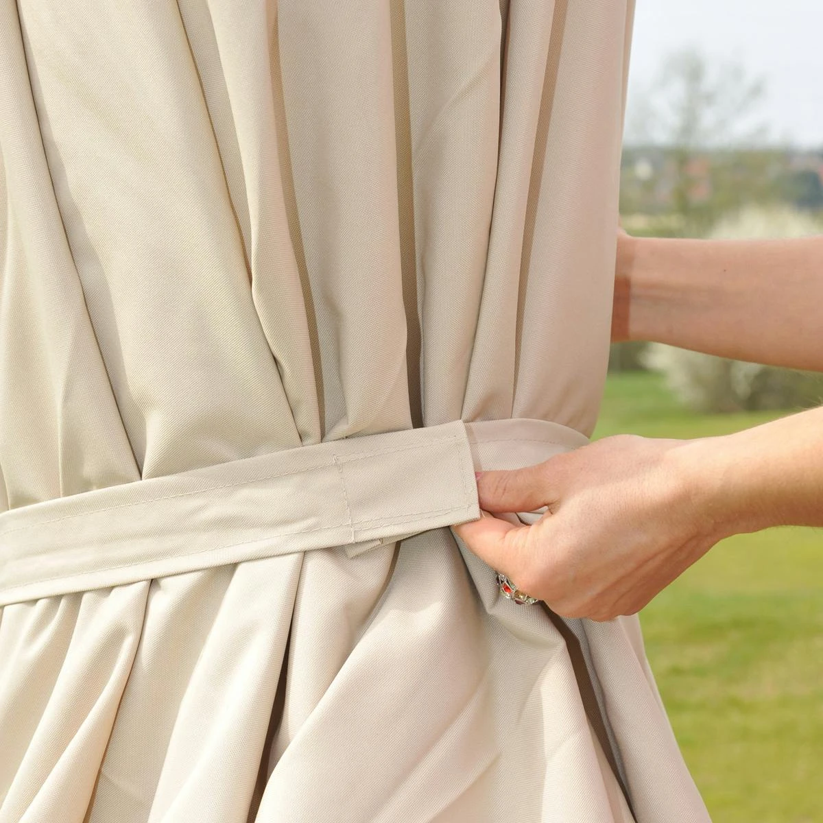 Sonnenschirm Meran Pro, Gastronomie Marktschirm Mit Volant Ø 5m Polyester/Alu 28kg ~ Creme Mit Ständer 9 Sonnenschirm Meran Pro, Gastronomie Marktschirm Mit Volant Ø 5m Polyester/Alu 28kg ~ Creme Mit Ständer – Bild 7